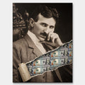 Nowoczesny obraz na płótnie Tesla Dollar przedstawiający portret Nikoli Tesli z efektem przedarcia odsłaniającego banknoty dolarowe, wydruk galeryjny.