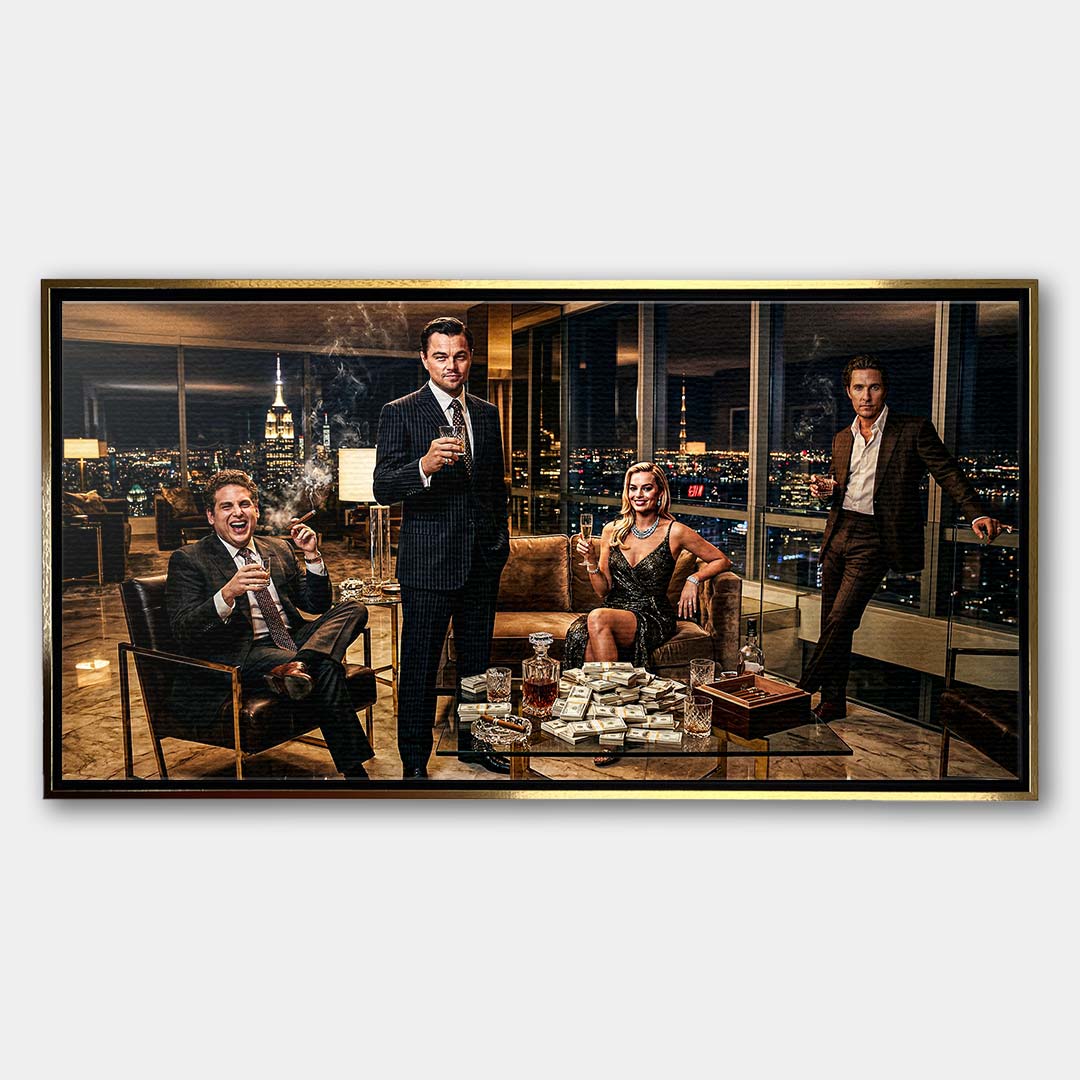 Obraz na płótnie The Wolf's Penthouse – elegancka scena w luksusowym apartamencie nocą, wydruk galeryjny w filmowym stylu.