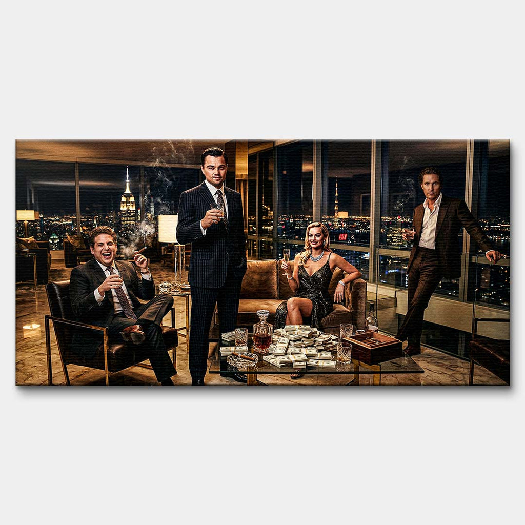 Obraz na płótnie The Wolf's Penthouse – elegancka scena w luksusowym apartamencie nocą, wydruk galeryjny w filmowym stylu.