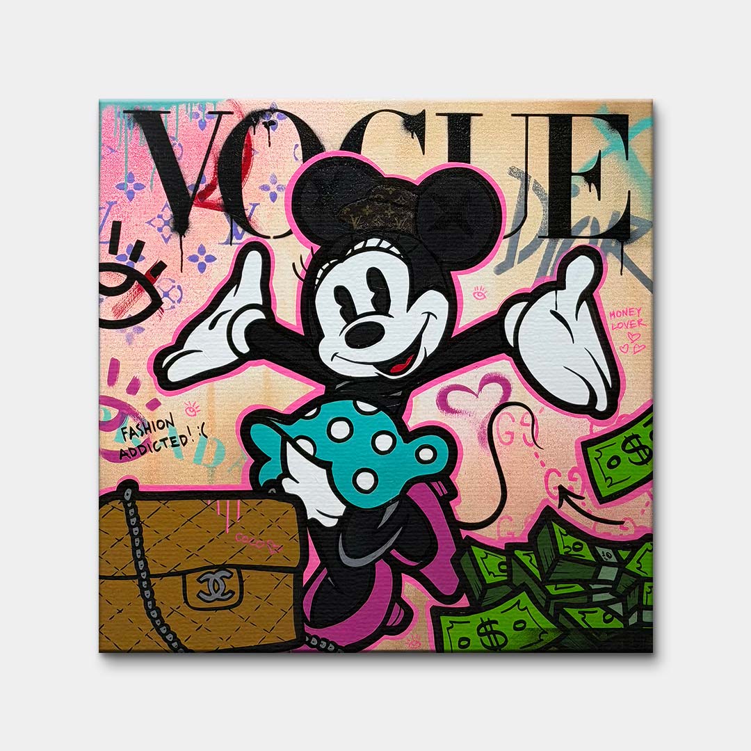 Nowoczesny obraz na płótnie pop-art przedstawiający postać myszki na tle napisu Vogue i elementów modowych. Wydruk galeryjny.