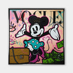 Nowoczesny obraz na płótnie pop-art przedstawiający postać myszki na tle napisu Vogue i elementów modowych. Wydruk galeryjny.
