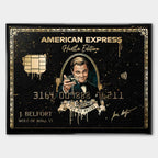 obraz na płótnie wilk z wall street black and gold american express. inspirowany Wilkiem z Wall Street, luksusowa karta kredytowa w czarno-złotym stylu, toast sukcesu, symbol pieniędzy, ambicji i mentalności hustlera.