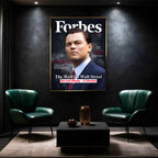 Obraz z Wilkiem z Wall street na płótnie „Wolf Cover” - Wilk z Wall Street na okładce inspirowanej Forbes, symbol luksusu, ambicji i stylu życia pełnego sukcesu.