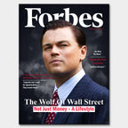 Obraz z Wilkiem z Wall street na płótnie „Wolf Cover” - Wilk z Wall Street na okładce inspirowanej Forbes, symbol luksusu, ambicji i stylu życia pełnego sukcesu.