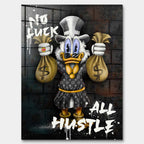 Obraz na szkle akrylowym No Luck All Hustle z kaczką, workami pieniędzy i graffiti, nowoczesny wydruk galeryjny w stylu street art.