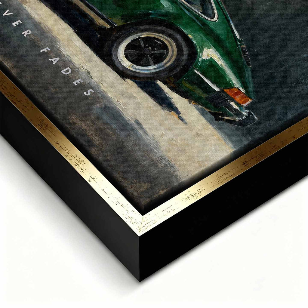 Obraz na płótnie Porsche Legacy z zielonym klasycznym Porsche 911 – obraz samochodowy Huephant, symbol ponadczasowego stylu i dziedzictwa.