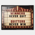 Obraz Winners Never Quit – Szkło akrylowe – Czarna rama – Huephant