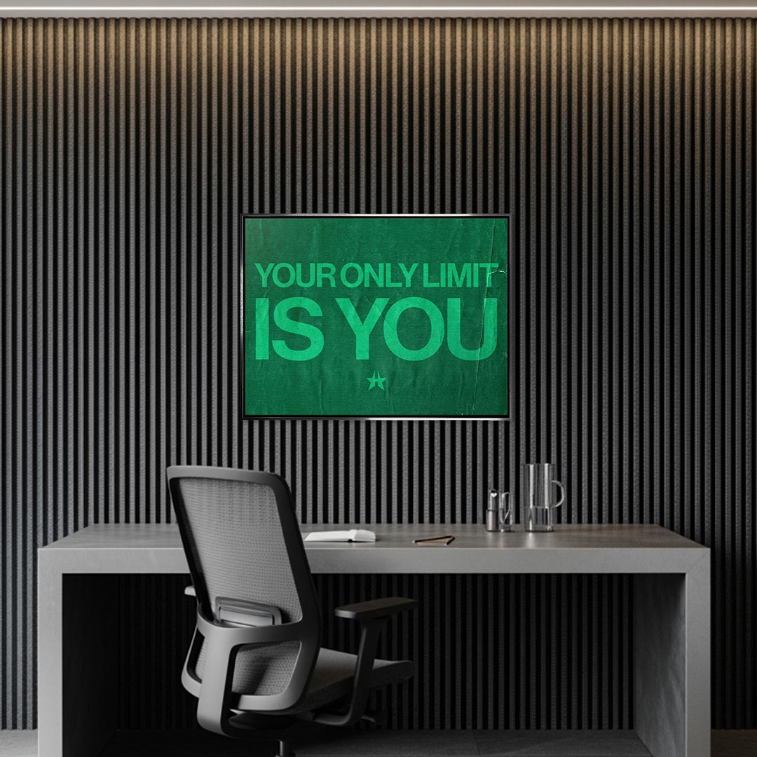 Obraz Your Only Limit Is You – srebrna rama – aranżacja we wnętrzu – Huephant
