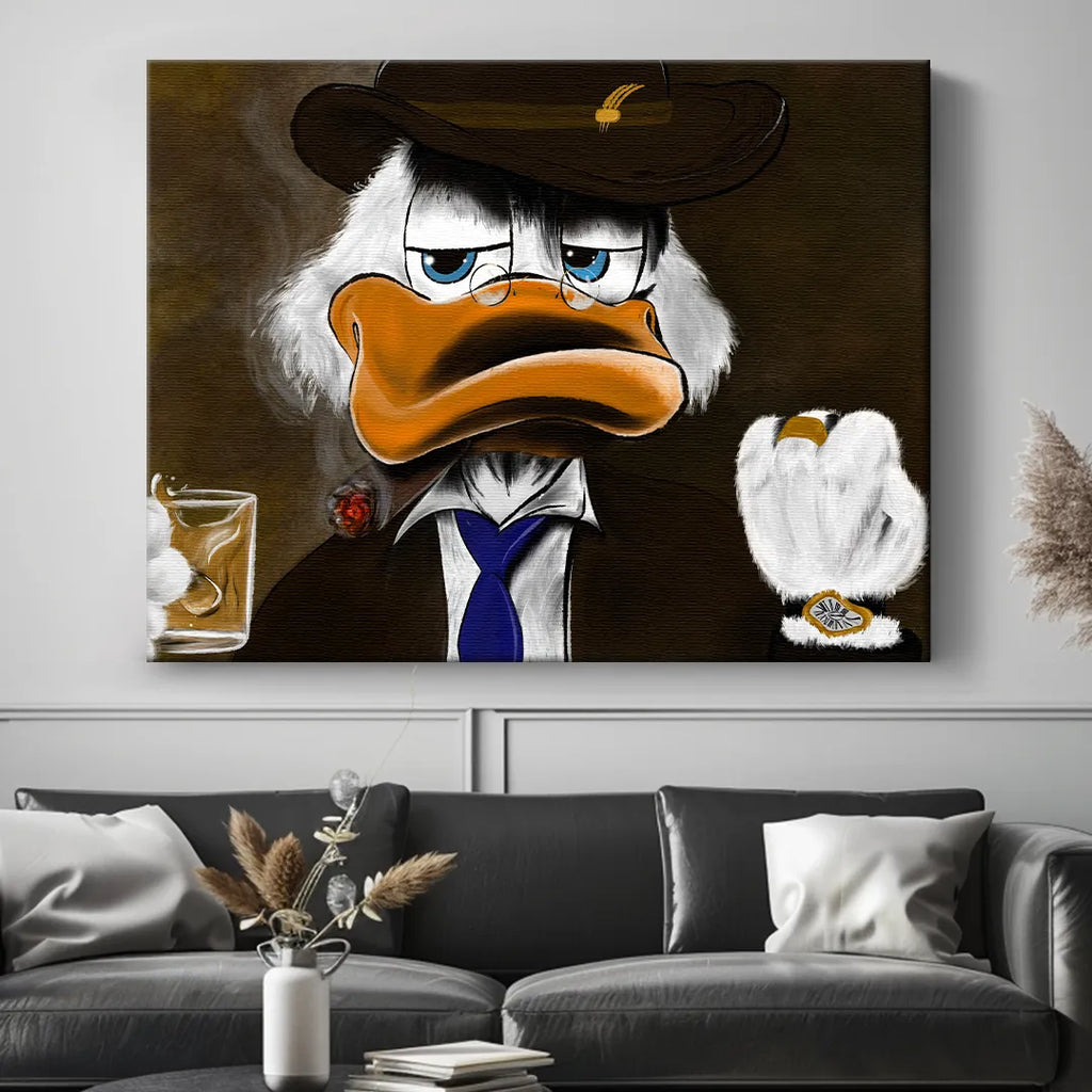 Obraz na płótnie "Boss Duck" z postacią Sknerusa McKwacza w mafijnej stylizacji, z cygarem i whisky, utrzymany w ciemnej kolorystyce