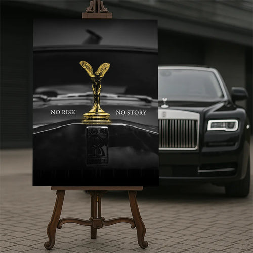Motywacyjny obraz na płótnie przedstawiający złoty emblemat Rolls-Royce Spirit of Ecstasy z napisem „NO RISK NO STORY” – symbol odwagi, luksusu i sukcesu.
